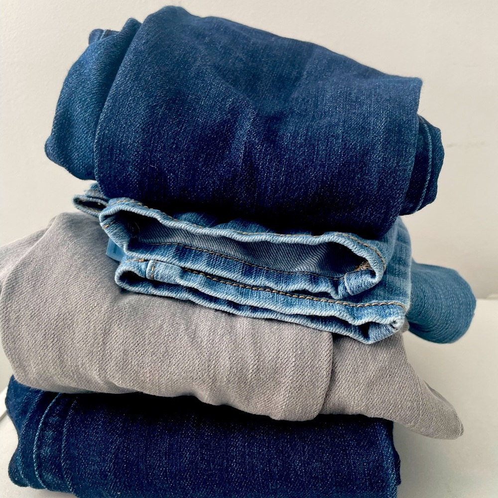 Girls 5T OshKosh jeans 4 pairs